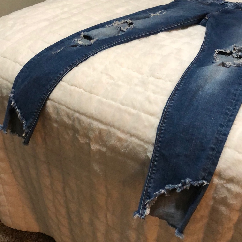 EXPRESS - Distressed Skinny Jeans - Picture 8 of 11